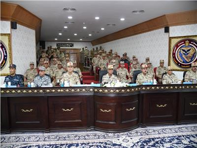 وزير الدفاع يشهد المرحلة الرئيسية لمشروع مراكز القيادة التعبوي «صمود - 1»