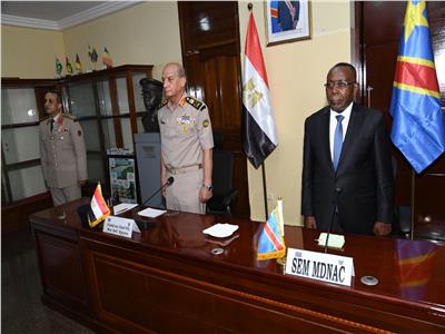 زيارة وزير الدفاع إلى الكونغو