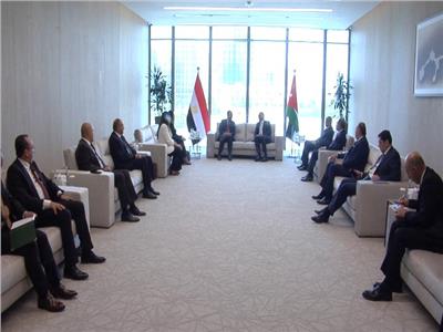 جانب من لقاء رئيس الوزراء بنظيرة الأردني