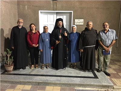 الأنبا إبراهيم إسحق خلال زيارته معهد التربية الدينية بالسكاكيني