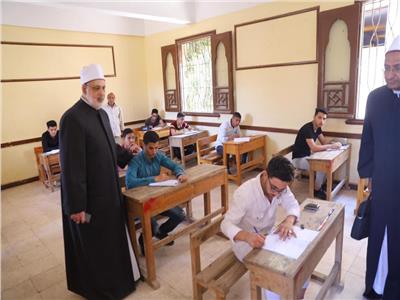 الاستقرار والهدوء يسودان أول أيام امتحانات الثانوية الأزهرية للقسم العلمي