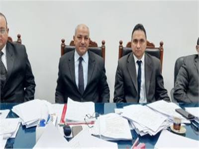 هيئة المحكمة برئاسة المستشار خليل عُمر