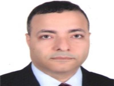  الدكتور عبد الحميد نوار الاستاذ بكلية الاقتصاد والعلوم السياسية 