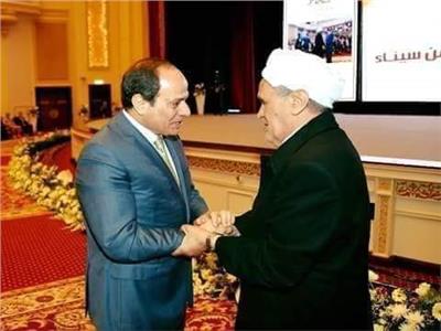 الشيخ حسن على حسن شيخ مجاهدى سيناء مع الرئيس عبدالفتاح السيسي