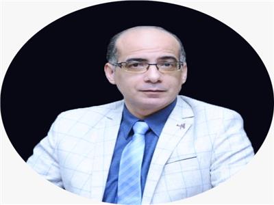  د. حسين عبد الفتاح أستاذ تكنولوجيا التعليم بجامعة قناة السويس