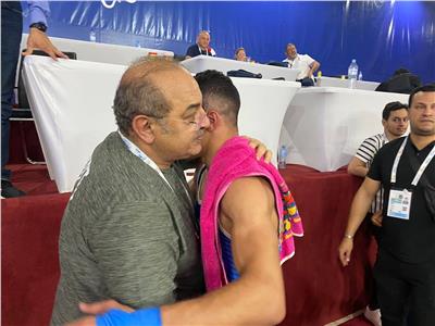 عبدالرحمن عمر مع هشام حطب رئيس اللجنة الأولمبية