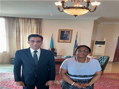 السفير المصري في مالابو يلتقي وزيرة الزراعة والمراعي والغابات والبيئة في غينيا الاستوائية  