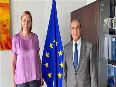 سفير مصر لدى الاتحاد الأوروبي الدكتور بدر عبد العاطي وسكرتيرة المفوضية الأوروبية إيلزي جوهانسون