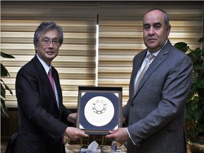 وزير الطيران يبحث مع سفير اليابان بمصر  تعزيز التعاون
