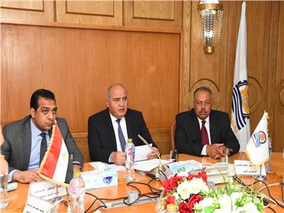  محافظ قنا يتابع تنفيذ التوصيات الصادرة بشأن مشروع امل مصر  بقوص