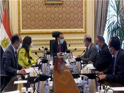 رئيس الوزراء خلال الاجتماع مع  الدكتور محمد فريد