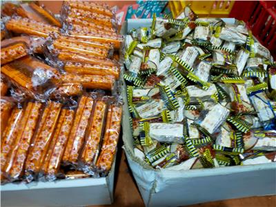 بالصور تموين الغربية يضبط مصنع حلويات لإنتاج حلوى المولد