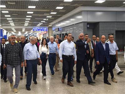 رئيس الوزراء يتفقد مطار شرح الشيخ