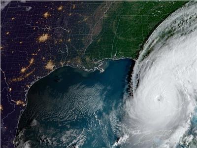 إعصار «إيان» يضرب شواطئ فلوريدا