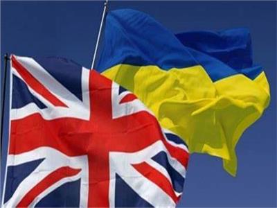 علما أوكرانيا وبريطانيا