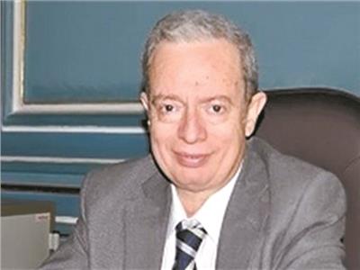 د. حسين عيسى رئيس جامعة عين شمس الأسبق