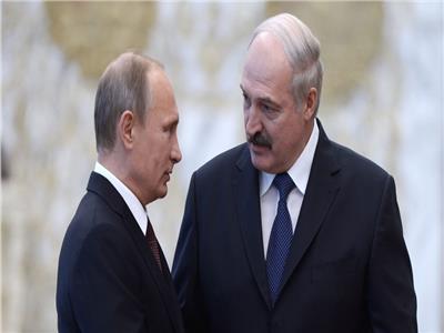 الرئيس البيلاروسي ألكسندر لوكاشينكو و نظيره الروسي فلاديمير بوتين