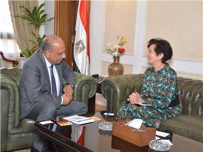 خلال أستقبال الوزير لسفيرة سويسرا في مصر لبحث تعزيز التعاون الاقتصادي