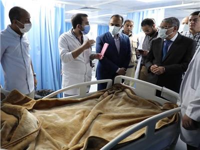 محافظ المنيا يتابع حالة المصابين بمستشفى التأمين الصحي