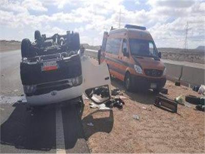 حادث انقلاب سيارة ملاكي بالطريق الصحراوي