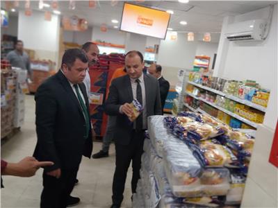 حماية المستهلك يشن حملة على الأسواق لضبط الأسعار في بني سويف 