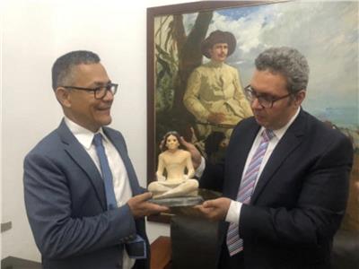 السفير المصري بفنزويلا يلتقي وزير الثقافة 