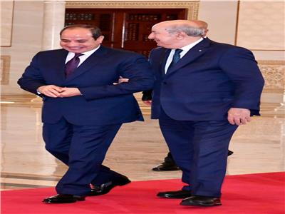 الرئيس الجزائري خلال استقباله الرئيس السيسي