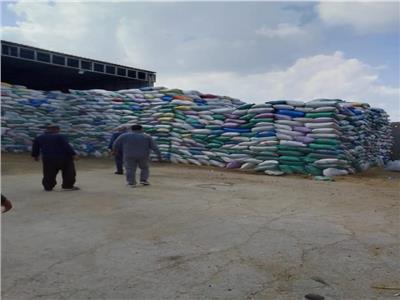 ضبط 950 طن أرز مهرب داخل مضارب ومخازن غير مرخصة بدمياط