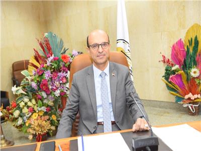 رئيس جامعة أسيوط يصدر قرارات جديدة.. الدكتور محمد رياض وكيل كلية التربية