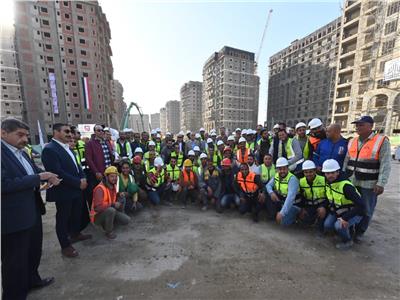 وزير الإسكان يتفقد سير العمل بمنطقة غرب كارفور بالإسكندرية