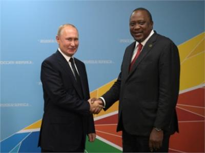 رئيس كينيا والرئيس الروسي 