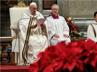 البابا فرانسيس خلال الاحتفال بعيد الميلاد المجيد 