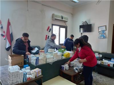 فحص وعلاج ١٩٤٦ مريضا في قافلة جامعة سوهاج الطبية  بقرية الرياينة