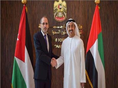 وزير الخارجية الإماراتي عبدالله بن زايد ونظيره الأردني أيمن الصفدي