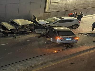 إصابة 3 مواطنين إثر تصادم ثلاث سيارات بنفق قناة السويس بالإسكندرية| صور