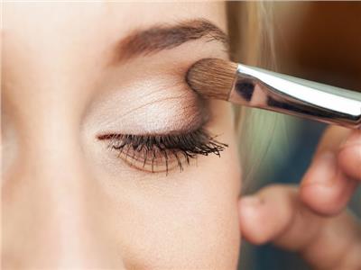 5 طرق لاستخدام «ظلال العيون» في روتين الجمال اليومي