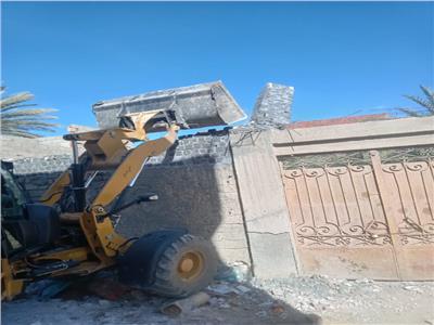 حملات مكثفة لإيقاف و إزالة أعمال البناء المخالف بأحياء الإسكندرية