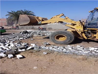 محافظ أسيوط: إزالة 20 حالة وتعدي على أراضي زراعية وبناء مخالف بمراكز المحافظة 