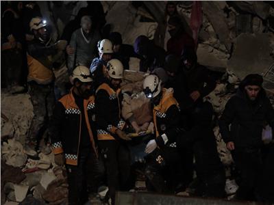 انهيار عدة عقارات في سوريا وتركيا بسبب الزلزال
