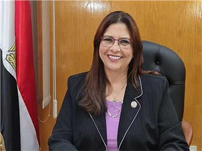 الدكتورة راندا مصطفى، عضو مجلس الشيوخ، وأمين المرأة بحزب حماة الوطن