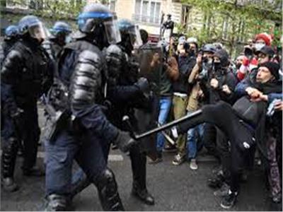 مواجهات حادة بين الشرطة والمتظاهرين بفرنسا