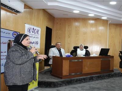 دور المرأة العاملة في المجتمع المدني في ندوة بالقابضة للمطارات