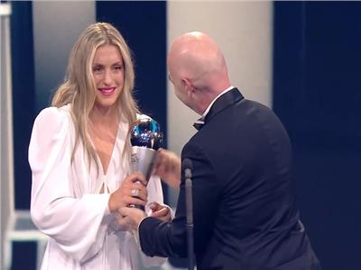 أليكسيا بوتياس تحصد جائزة أفضل لاعبة في العالم2022 