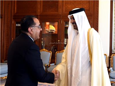 أمير دولة قطر يستقبل رئيس الوزراء