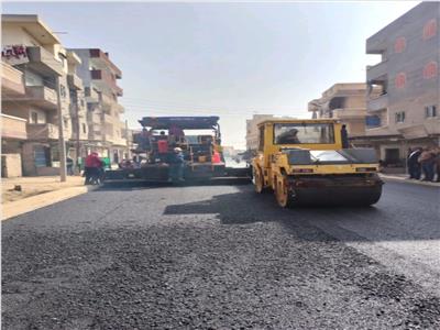 الإنتهاء من رصف 6 طرق بتكلفة 44 مليون و915 ألف جنيه  بالبحيرة 
