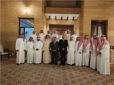 وزير المالية خلال لقائه مع المستثمرين السعوديين بالرياض