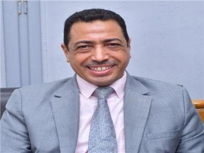 الدكتور عبد النعيم عرفة