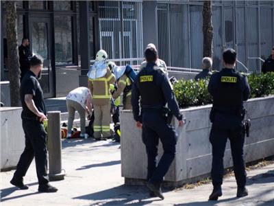 شاب يشعل النار في نفسه أمام السفارة الأميركية بالدنمارك
