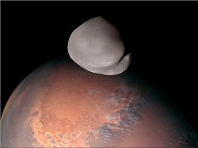 قمر المريخ ديموس