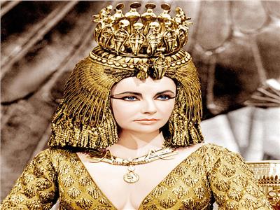 إليزابيث تايلور في دور كليوباترا